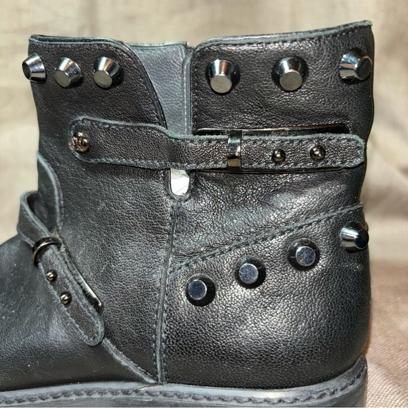 Stuart Weitzman “Go West” Studded Leather Ankle Boots Size 7 - Picture 5 of 10